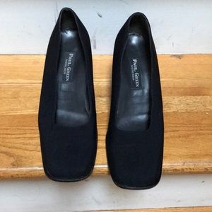 Black fabric pump
